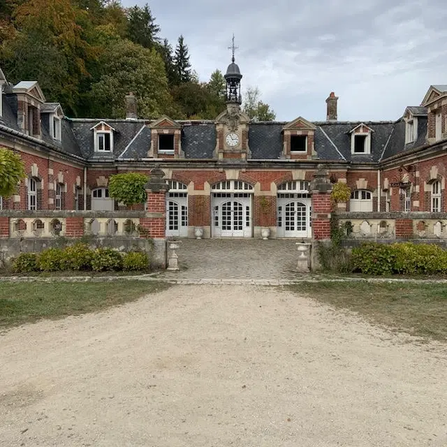 artist residency france chateau orquevaux